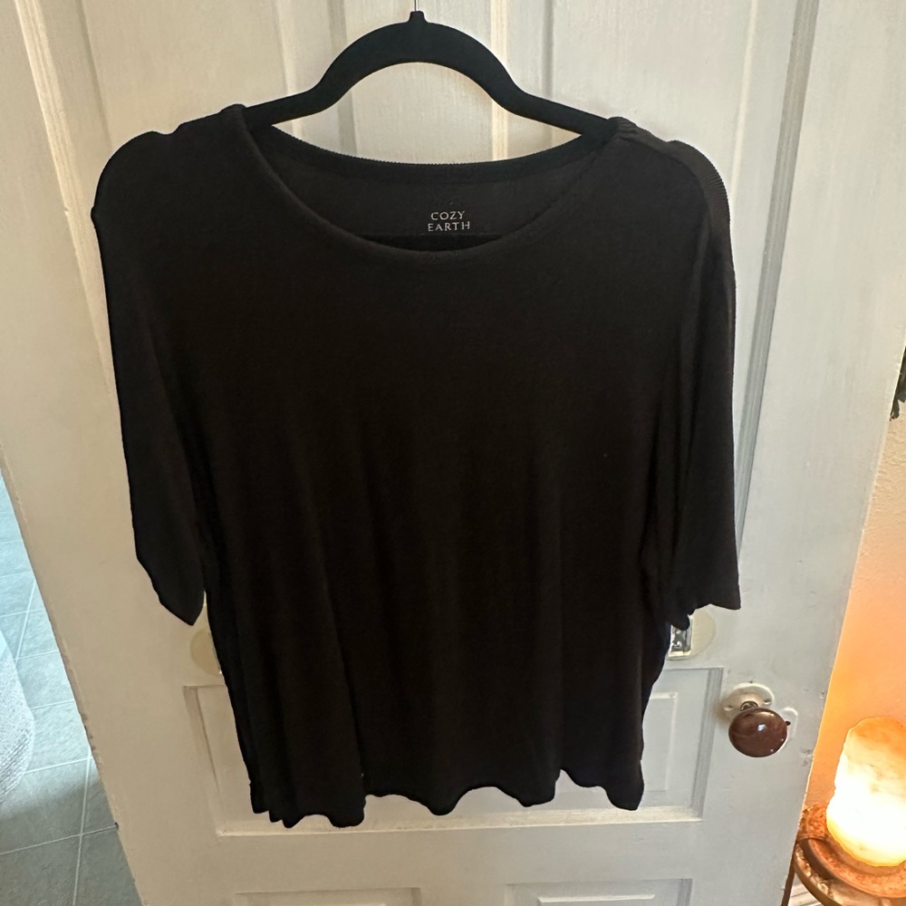 Cozy Earth Ribbed Women's Classic Black Tee